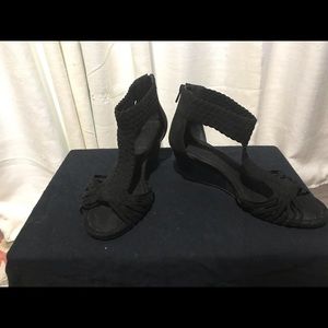 Torrid 9.5W wedge sandals